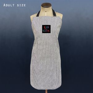 Ποδιά κουζίνας λεπτές φαρδιές - Kiss the cook 62εκ. Ποδιά κουζίνας λεπτές φαρδιές - Kiss the cook 62εκ.