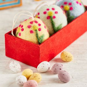 Αυγά Σετ/3 φελτ κεντημένα 5εκ. Αυγά Σετ/3 φελτ κεντημένα 5εκ.