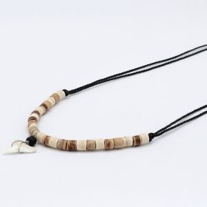 Κολιέ Bali με Δόντι Καρχαρία Μπεζ