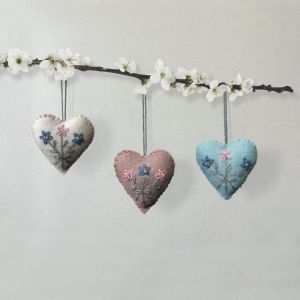 Καρδιά φλοράλ κέντημα 5εκ. - κρεμ