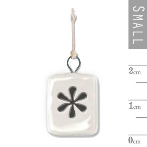 Porcelain hanger - Little flower  (1.4 x 1.5cm)