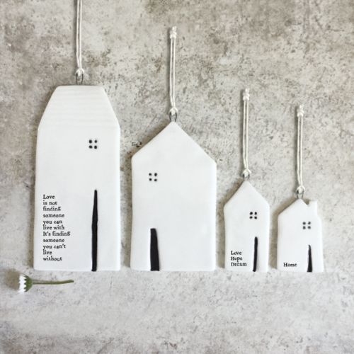 Sml house with chimney-Home