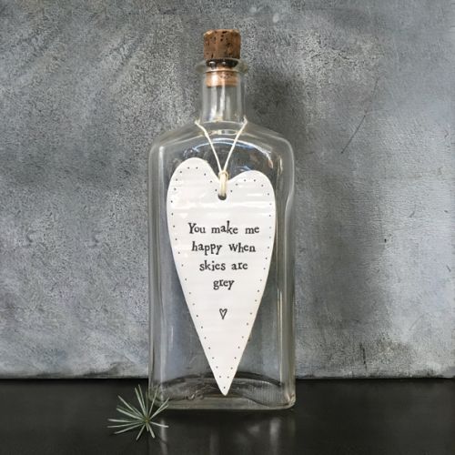 Πορσελάνινη μακριά καρδιά 13,7x6 εκ.- happy 