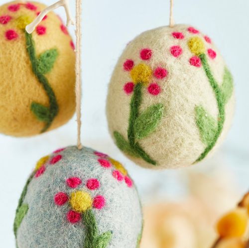 Pack 3 felt embroidered egg decoration in box, 5x5x6c