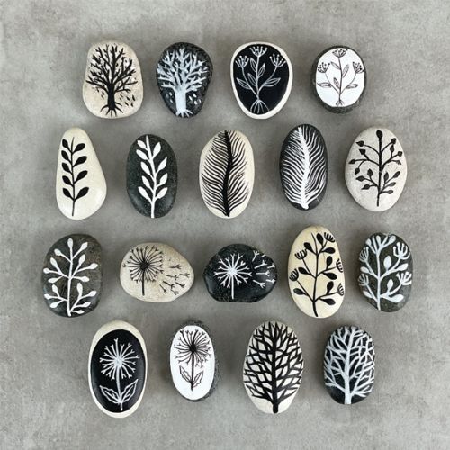 Pebble white-Thistle