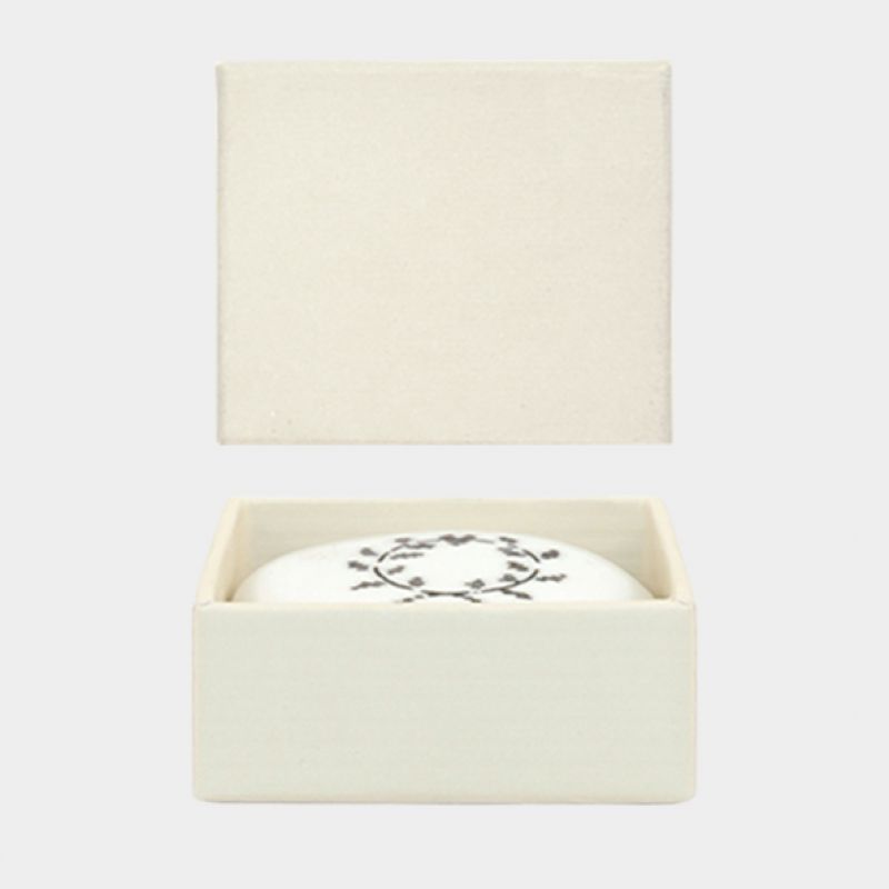 Box for porcelain pebbles