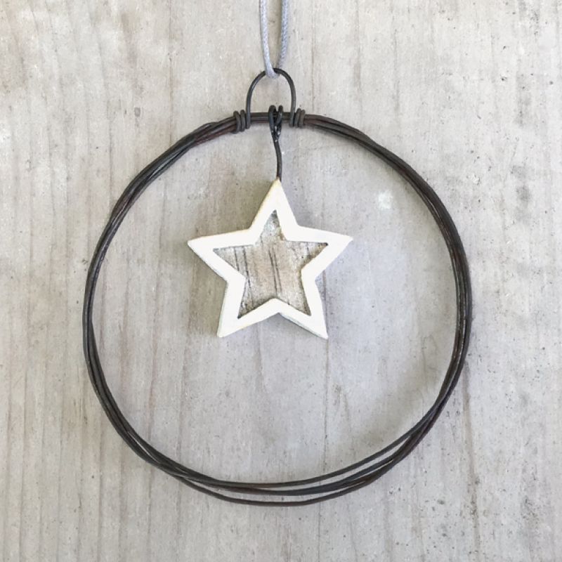 Sml hanging metal wreath-Star