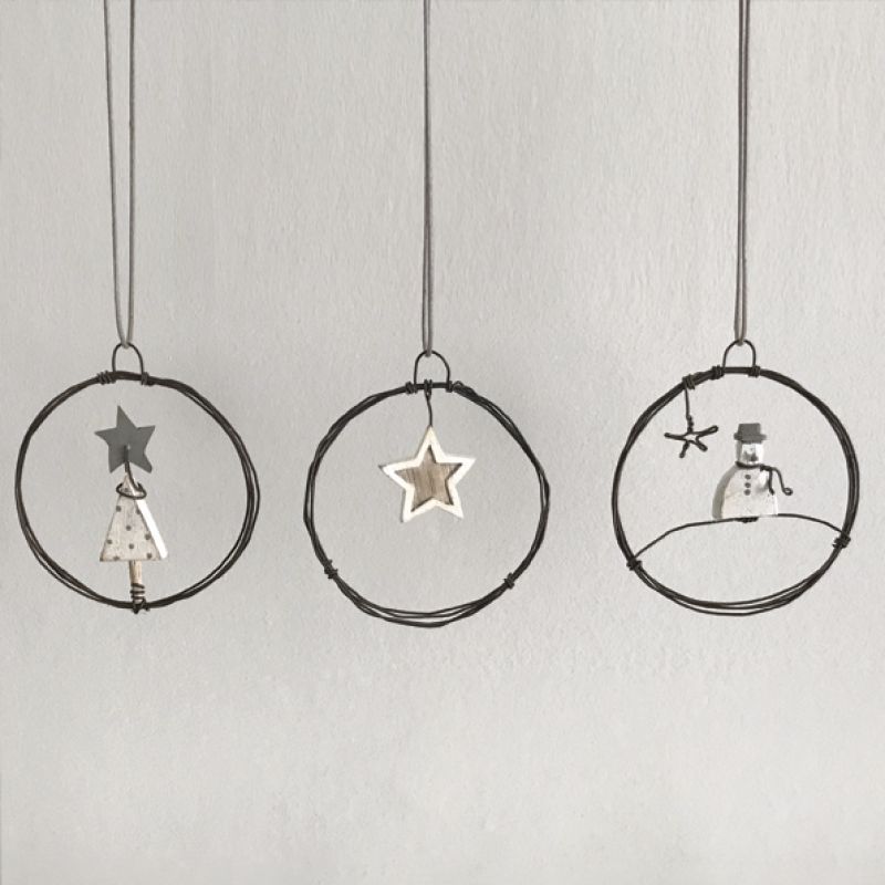 Sml hanging metal wreath-Star