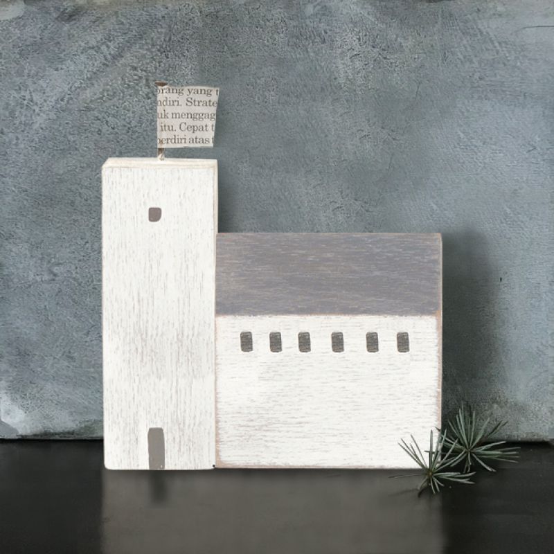 Εκκλησάκι με γκρι στέγη