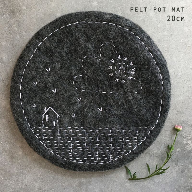 Felt sashiko pot mat-House charcoal