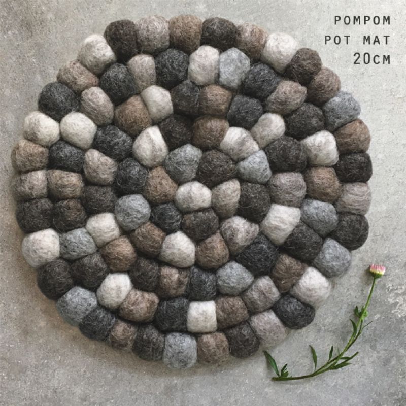 Pom pom natural felt-Pot mat