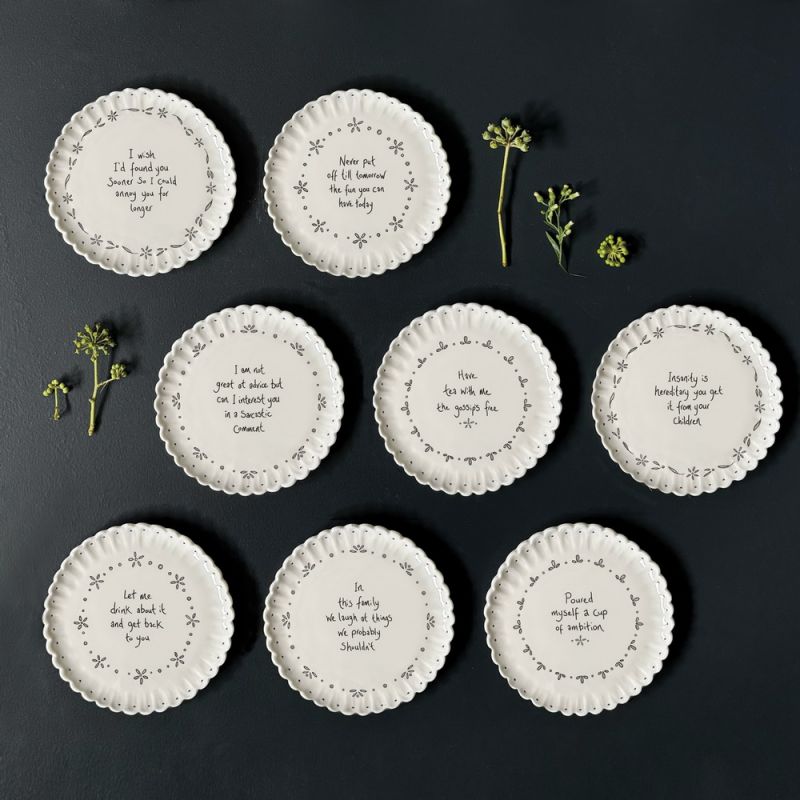 Σουβέρ δαντέλα-Poured myself a cup