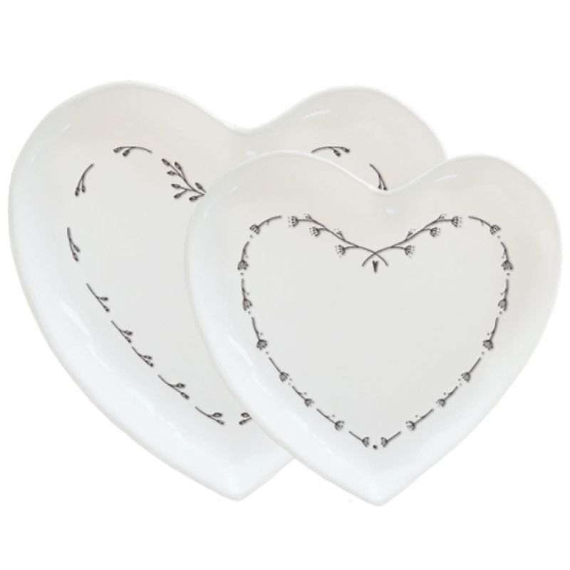 Boxed set of two heart plates 