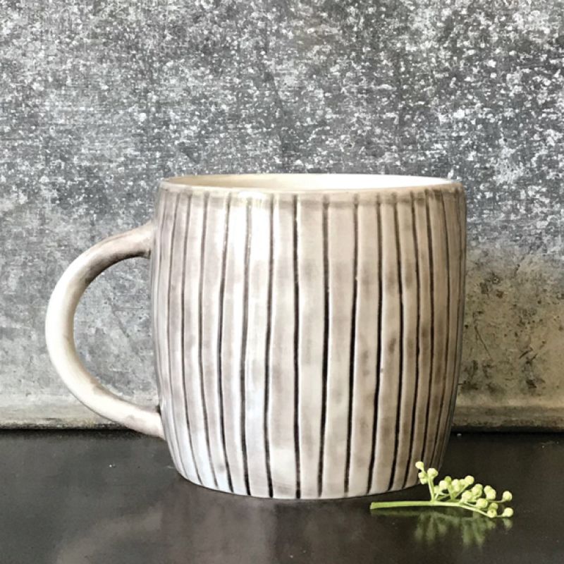 Boxed rustic mug-Scratched lines 