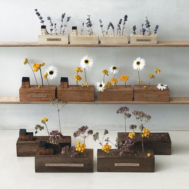 Medium flower bar with house-Plain