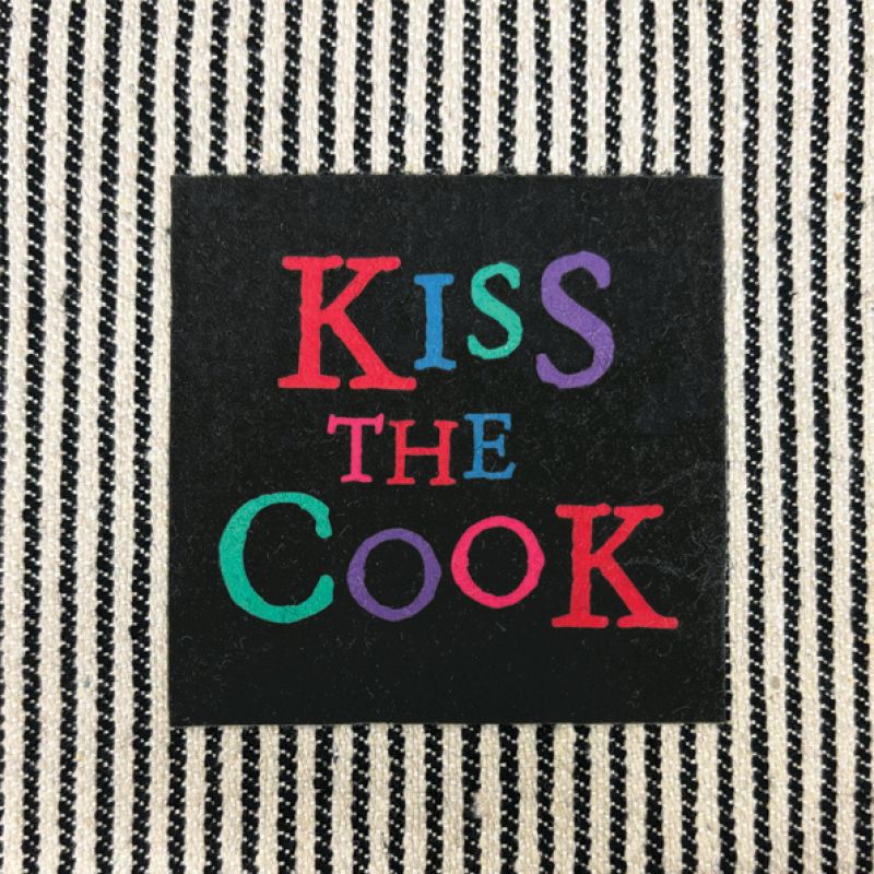 Ποδιά κουζίνας λεπτές φαρδιές - Kiss the cook 62εκ.