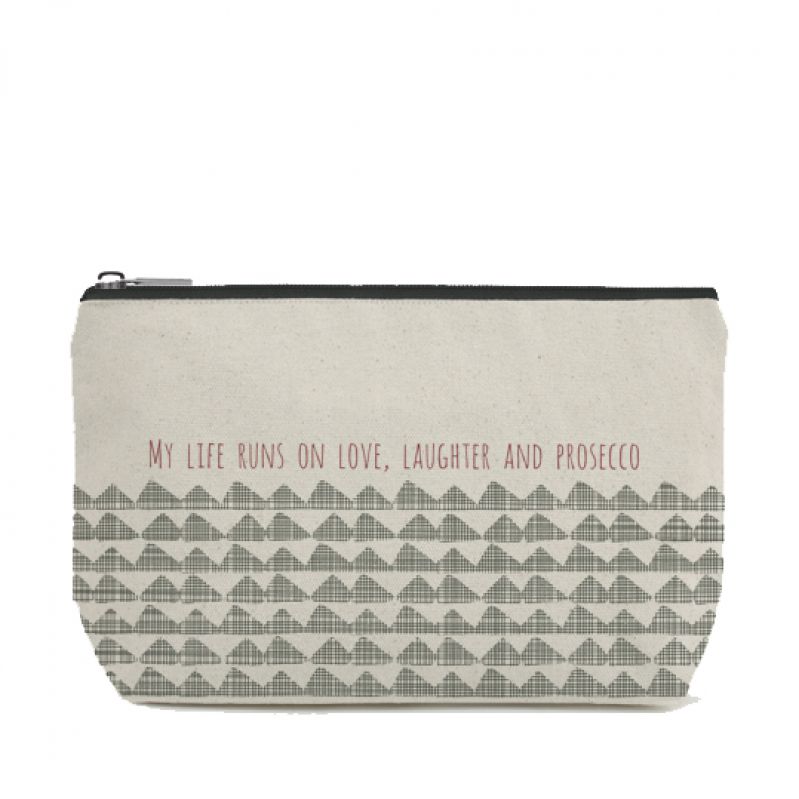 Cosmetic bag – My life runs on love