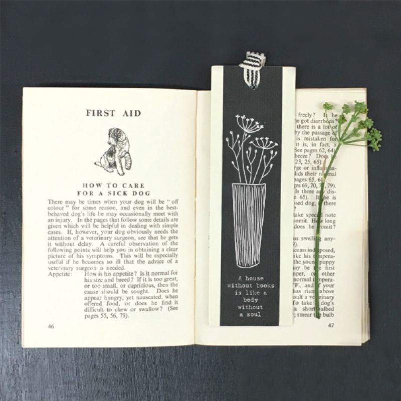 Bookmark-A house without books