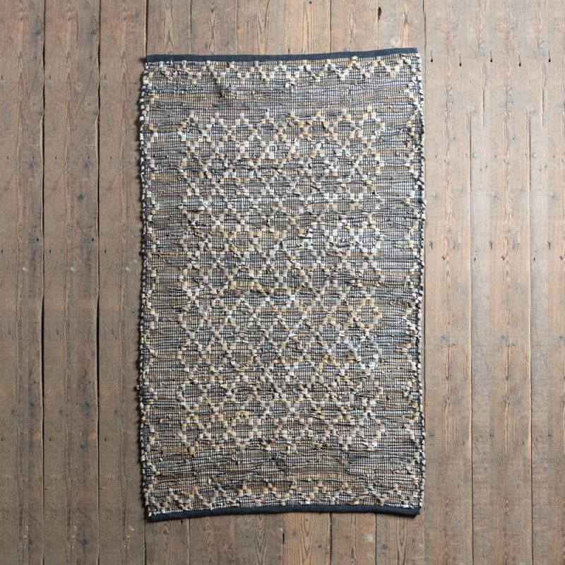 Leather diamond weave rug 90x150cm