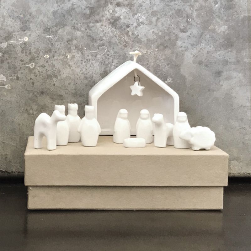 Porcelain Nativity set 13 x 7 x 4cm