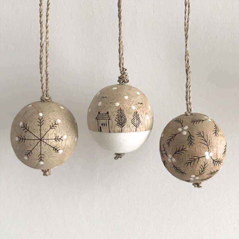 Wood bauble-Snowflakes