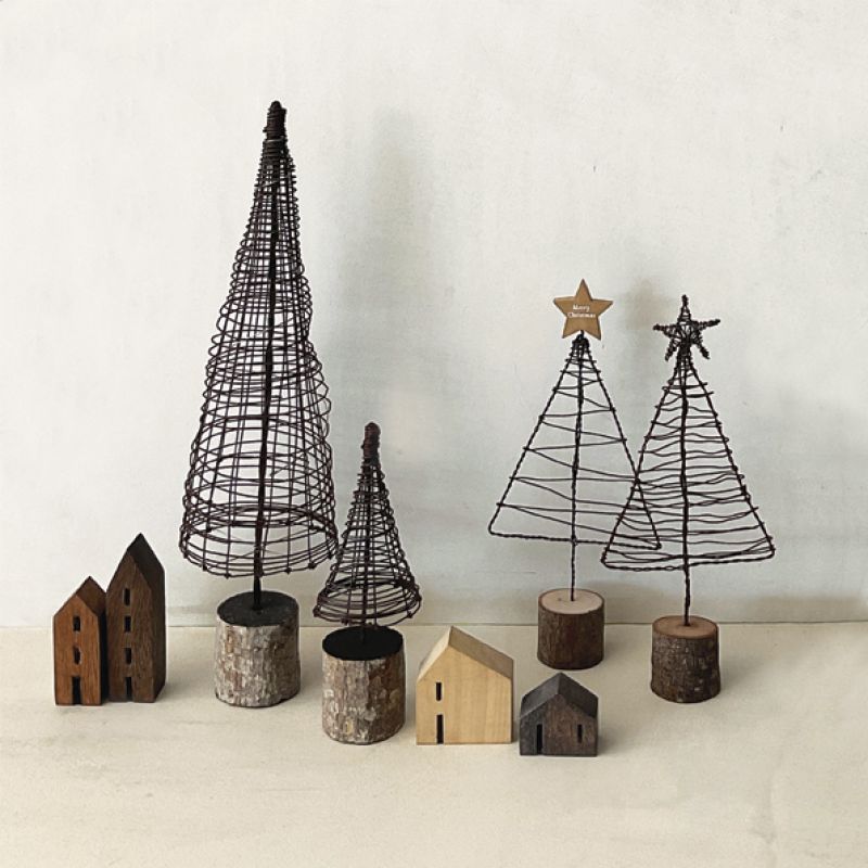 Rusty Christmas tree-Wooden star