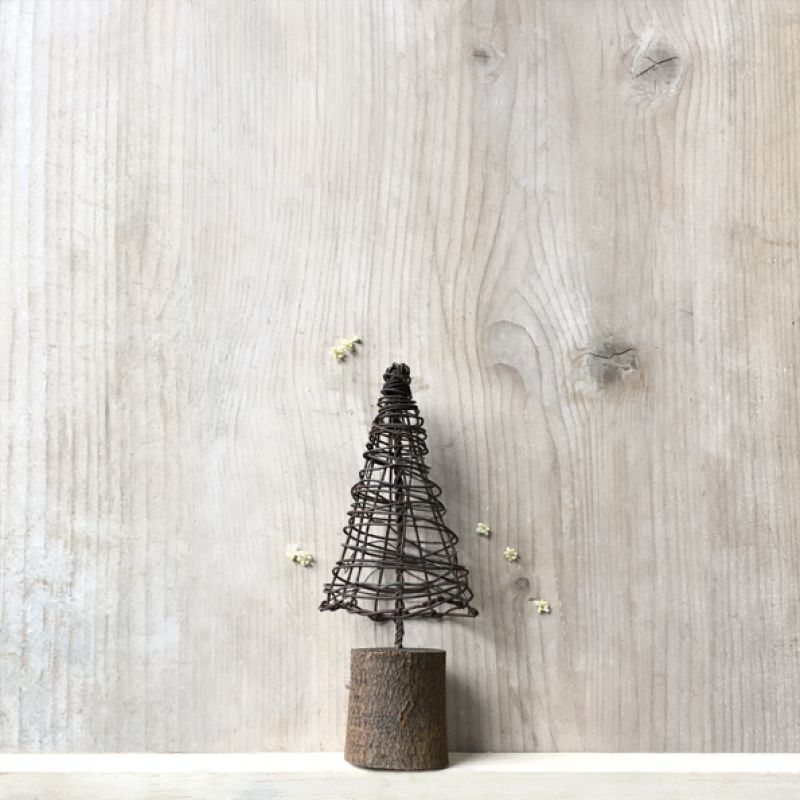 Rusty wire cone Christmas tree-Small