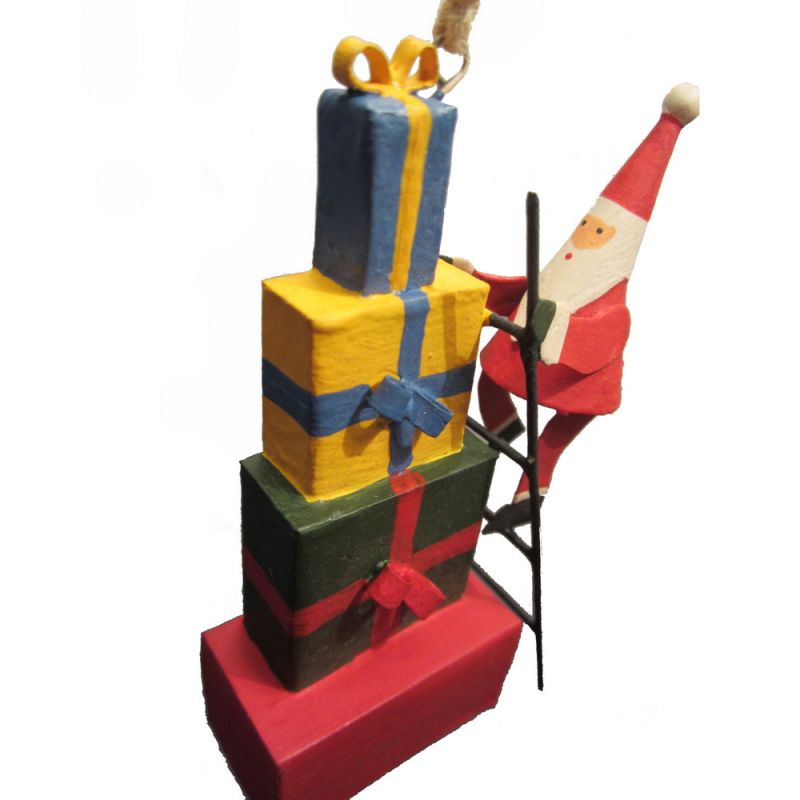 Santa climbing presents 10,5cm