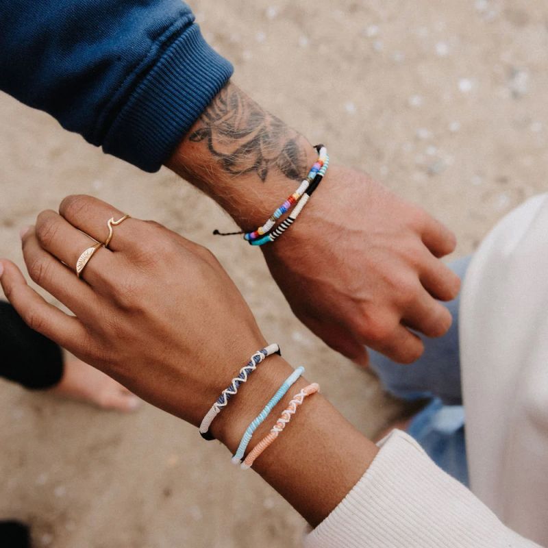 Friendship bracelet 