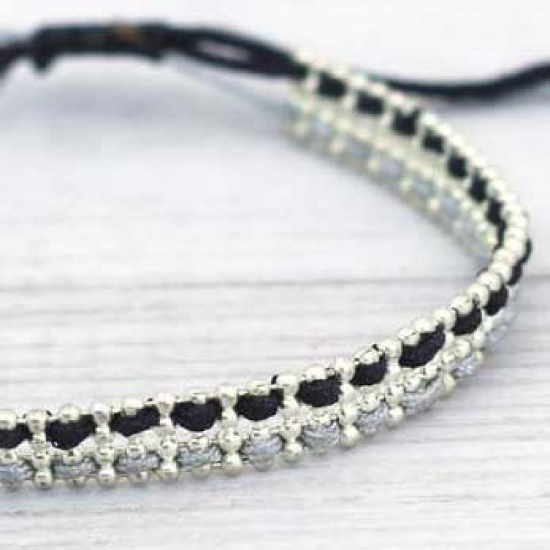 Two-toned bracelet with metal chain 