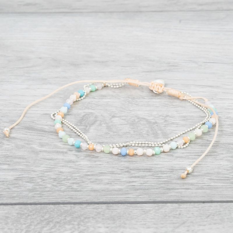 Beaded bracelet with delicate metal chains