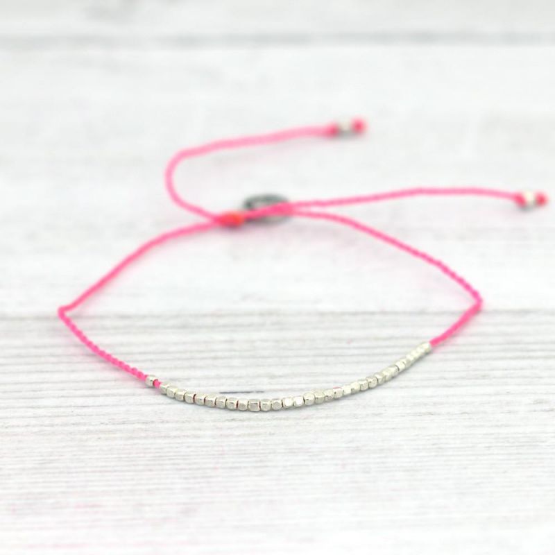 Centred coloured thread bracelet