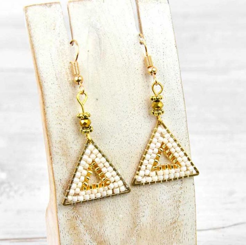 Σκουλαρίκια χάντρες τρίγωνα