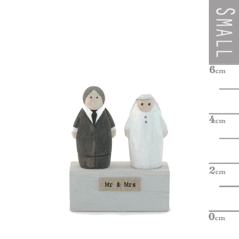 Wooden scene – Mr and Mrs (5 cm)