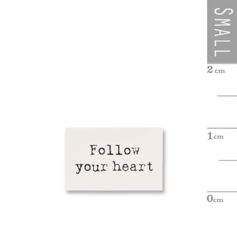 Pack of 10 tiny wood sign-Follow your heart Size: 1x0,2x1,6 cm