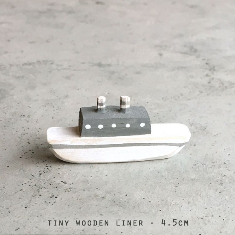 Tiny wooden Liner