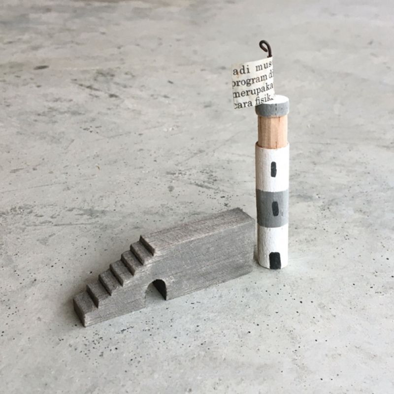 Μινι φάρος ξύλινος 5,2εκ.