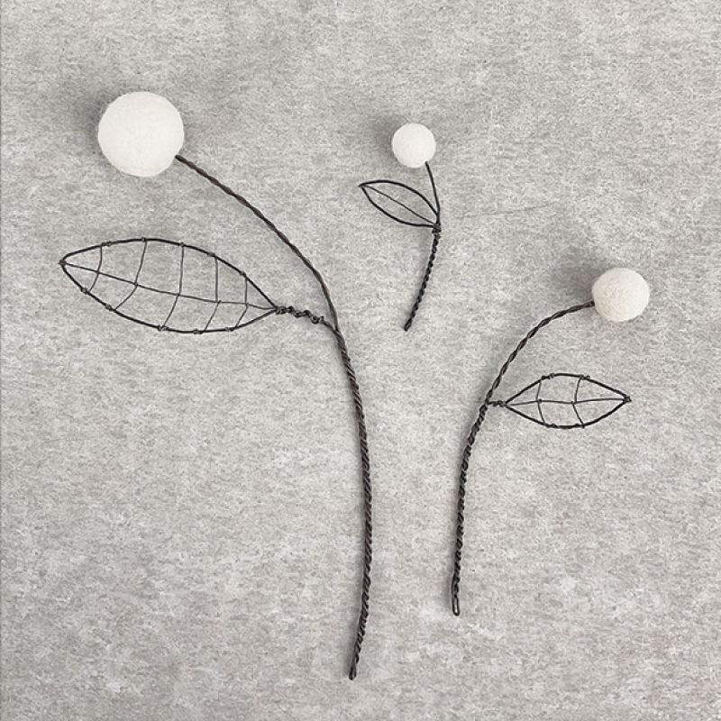 Medium wire pompom flower-White
