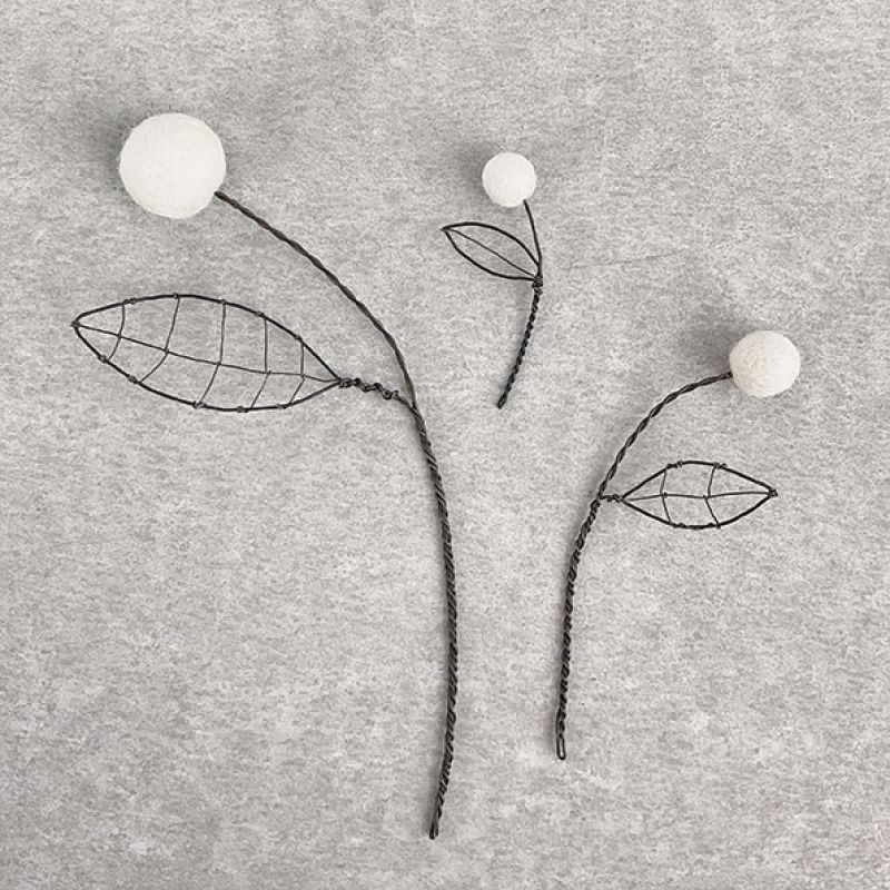 Small wire pompom flower-White