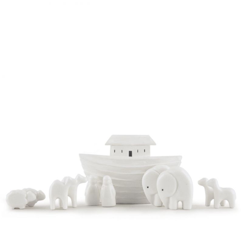 Porcelain Noah’s ark set (13 x 7 x 4.5cm) 