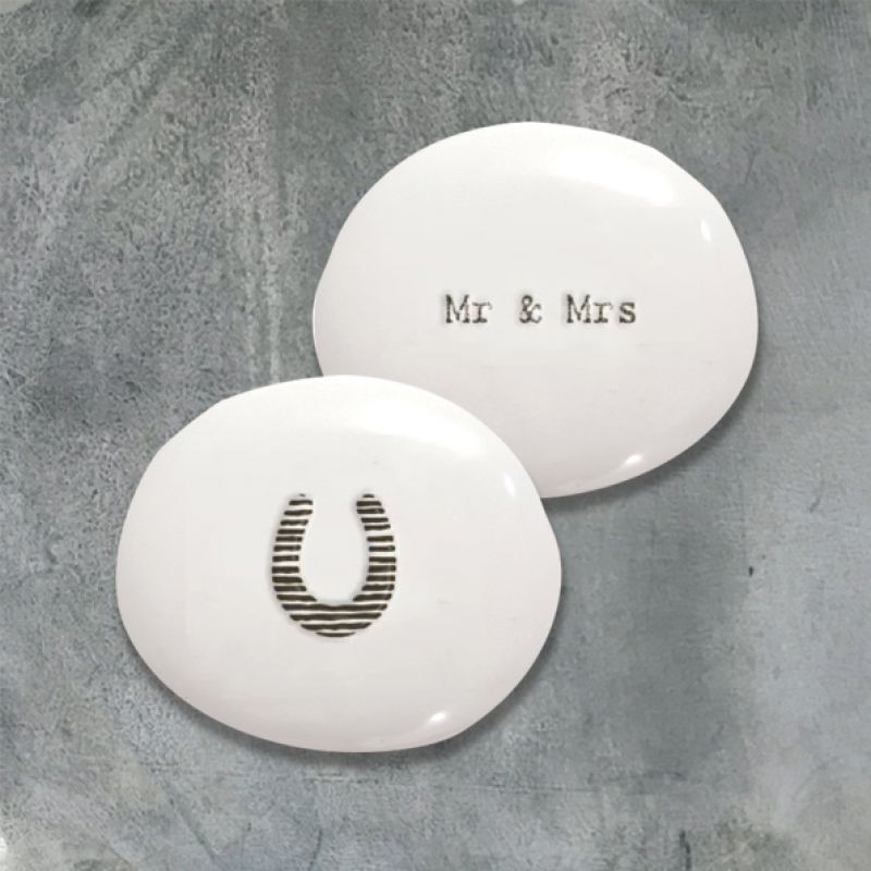 Porcelain pebble - Mr & Mrs / Horseshoe