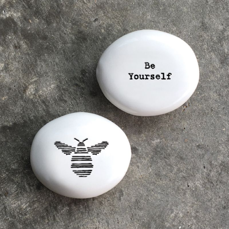 Porcelain pebble - Be yourself / Bee
