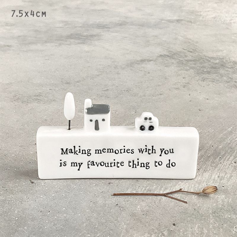 Porcelain scene-Making memories with you