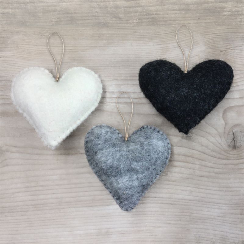 Felt hanging heart-White