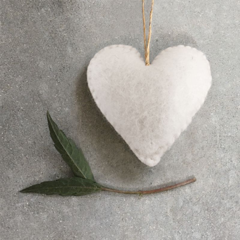 Felt hanging heart-White