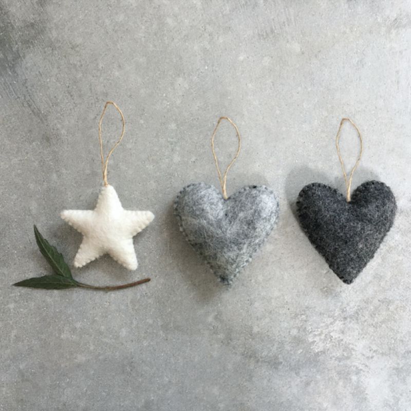 Felt hanging heart-Light grey