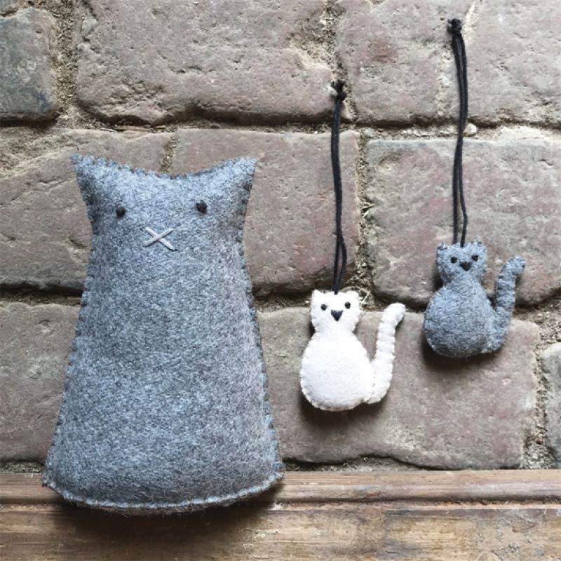 Felt hanging cat-Grey