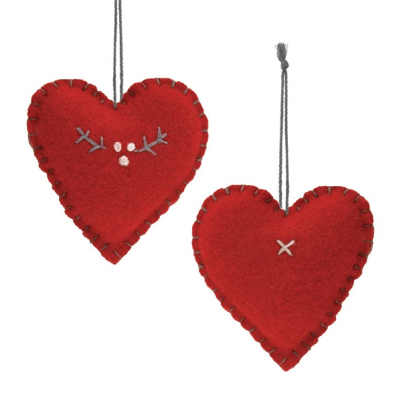 Sml embroidered heart-Red / Berry branch