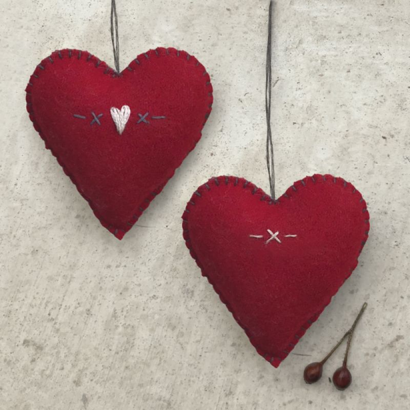 Med embroidered heart-Red / Hearts & crosses