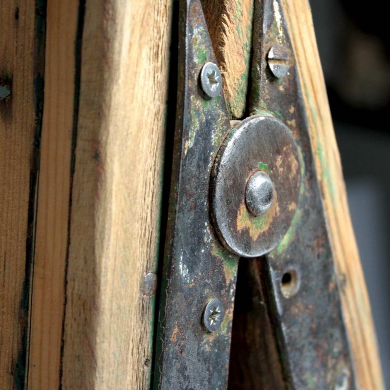 Old wooden ladder / shelf